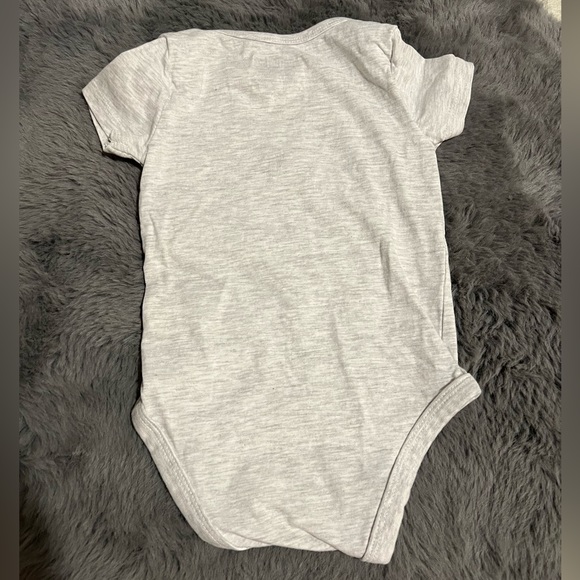 3 PUMA Baby Onesies Sz 6-9 Months NWOT - Picture 5 of 7